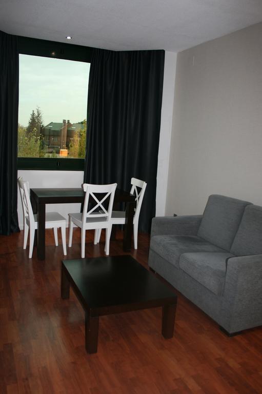 Apartamentos Th Las Rozas Luaran gambar