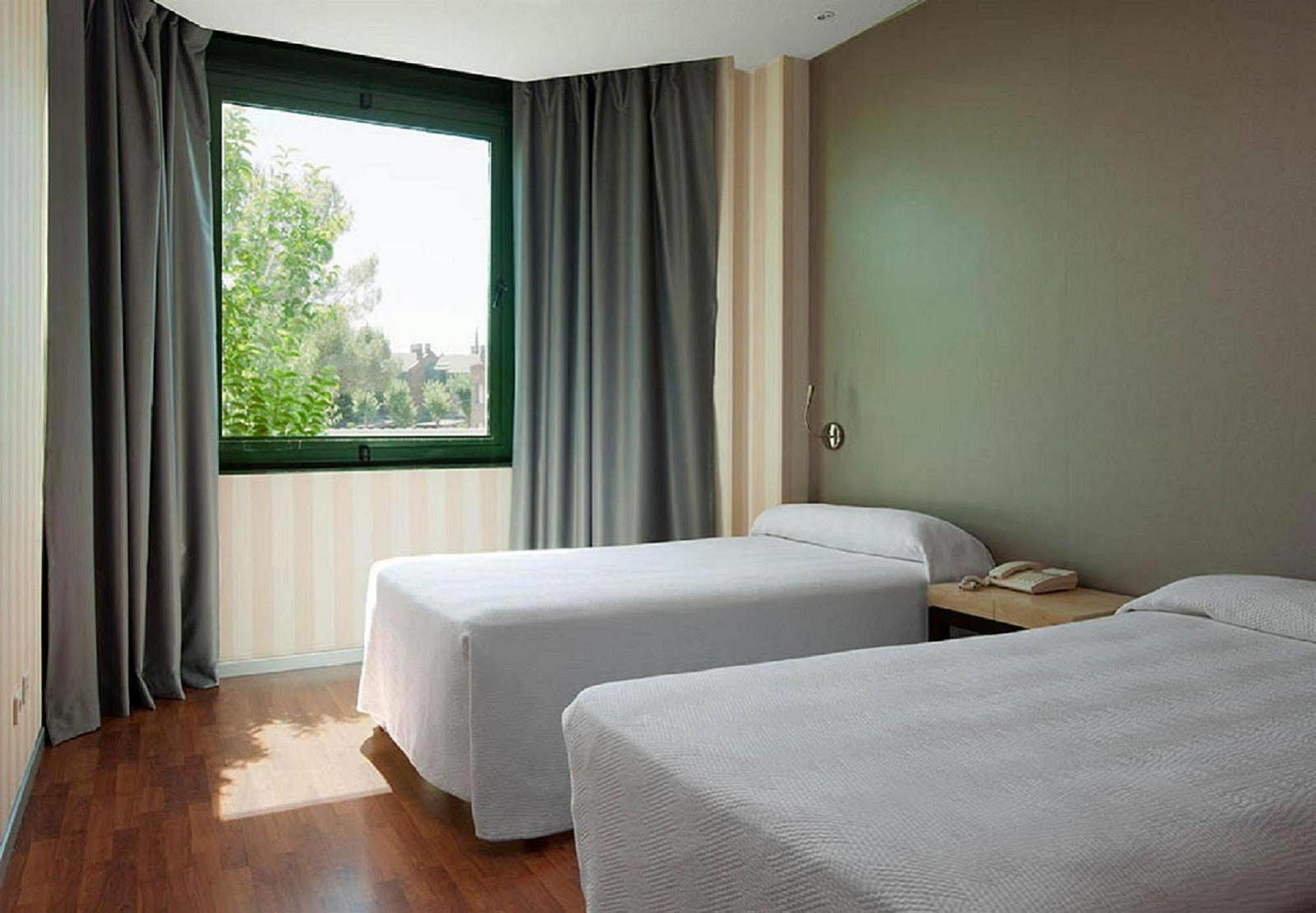Apartamentos Th Las Rozas Luaran gambar