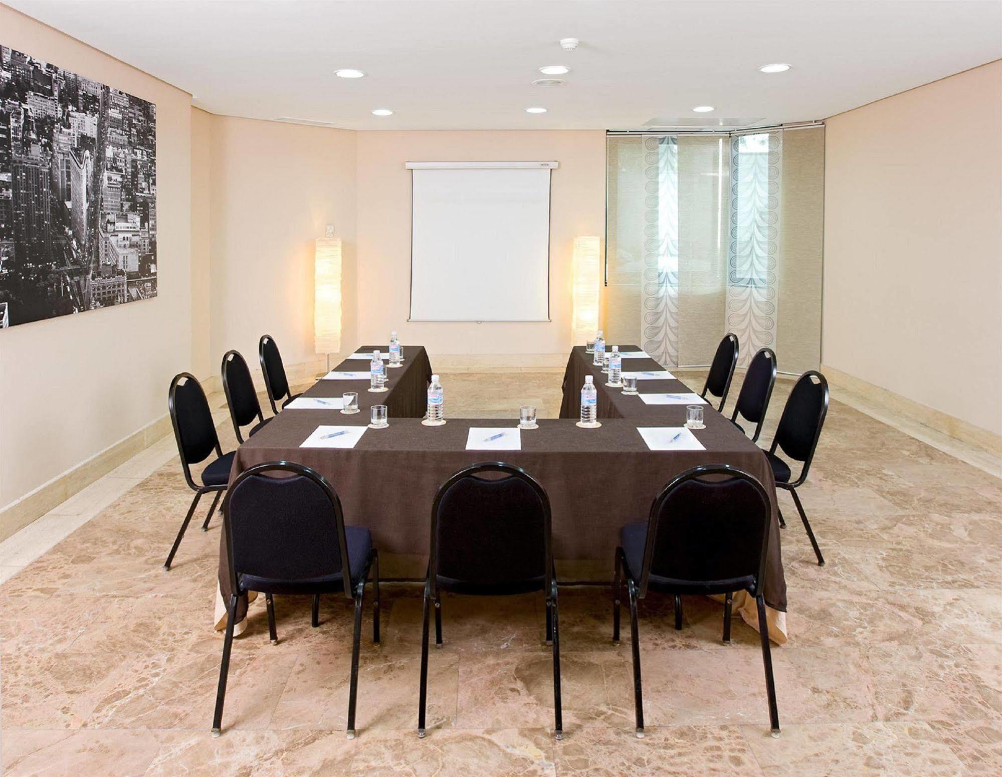 Apartamentos Th Las Rozas Kemudahan gambar